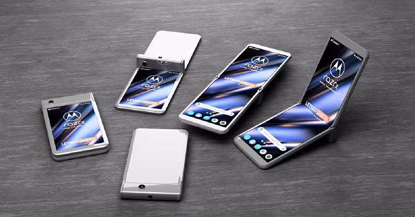 Motorola Razr 2019 có camera chính 16MP ở bên ngoài và một camera phụ 5MP ở mặt trong. Người dùng có thể lựa chọn một trong hai camera để chụp ảnh selfie. Máy có chip Snapdragon 710 đi kèm RAM 6GB và ROM 128GB.