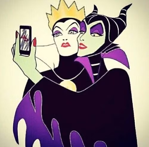 Nhân vật phản diện cũng cần cập nhật ảnh facebook chứ nhỉ.