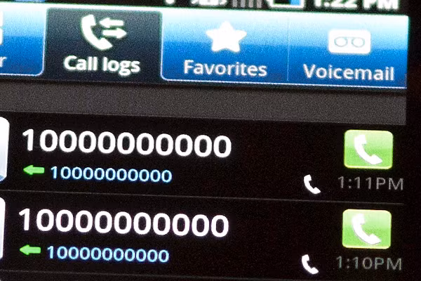 1-000-000-0000 – Nếu không chia sẻ nó, bạn sẽ chết: Nếu gọi vào số này, bạn sẽ nghe thấy một người đàn ông bảo mình rằng nếu không gọi thêm 15 người khác để thuyết phục họ gọi vào số điện thoại bị nguyền rủa, bạn sẽ chết. Đây được cho là số điện thoại bị nguyền rủa.