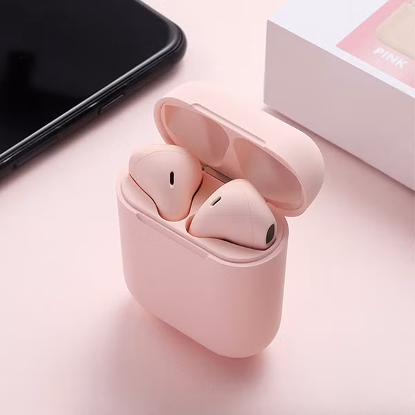 Cùng với sự bất tiền từ tay nghe có dây và sự cải tiến không ngừng nghỉ của công nghệ và các ông lớn nhằm mang đến sự tiện dụng nhất và mới lạ nhất dành cho các khách hàng của mình. Dự đoán trong tương lai, tai nghe không dây cũng sẽ như những công nghệ máy tính bảng, vân tay điện thoại… sẽ dần trở nên phổ biến và không còn xa lạ gì với chúng ta.