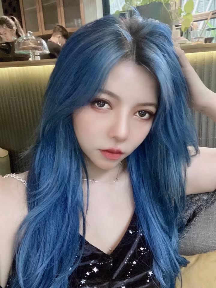 Ohsusu tên thật là Ngô Quý, thường được gọi với nickname là Bắp, sinh năm 1993 và là một streamer của game "Liên minh huyền thoại".