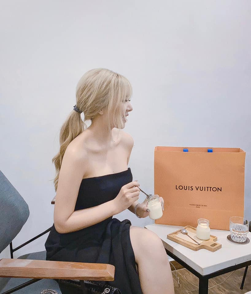 Ohsusu là nữ streamer có tiếng trong cộng đồng game thủ Việt Nam.