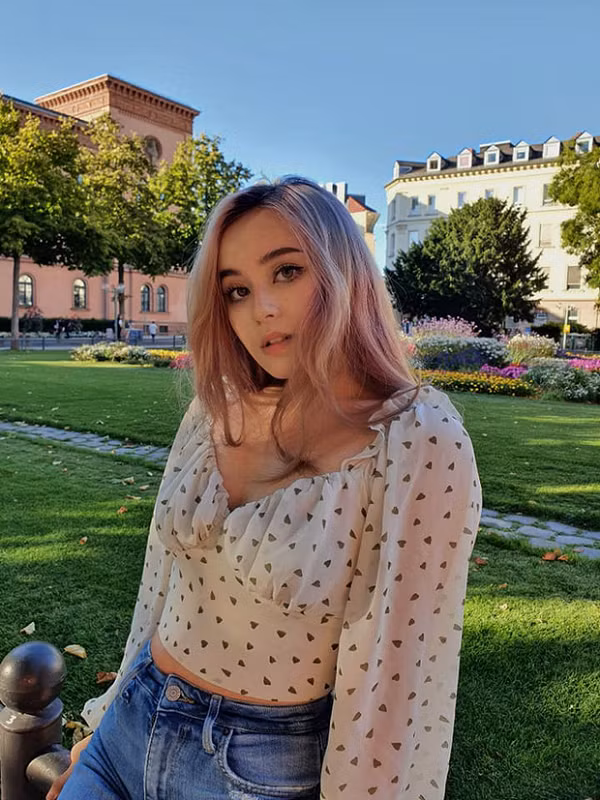 Không những thế, trên trang Instagram cá nhân của mình, cô sở hữu cho mình lượng người theo dõi lên đến khoảng 245.000.