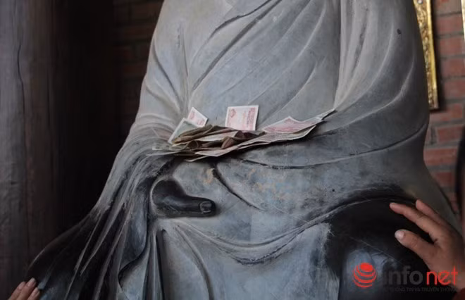 Một hình ảnh rất đặc trưng tại chùa Bái Đính trong những ngày đầu xuân.