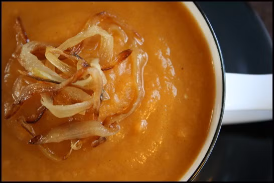 Trong khoai lang chứa nhiều beta-carotene vitamin C cũng như các protein mà theo các nhà nghiên cứu, chúng có thể có tính chất chống ôxy hóa quan trọng.