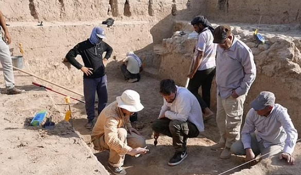 Các nhà khảo cổ phát hiện tàn tích thành phố Girsu cách đây 140 năm đã tiết lộ sự tồn tại của nền văn minh Sumer cũng như giúp làm sáng tỏ một số di tích quan trọng nhất trong nghệ thuật và kiến trúc Lưỡng Hà.