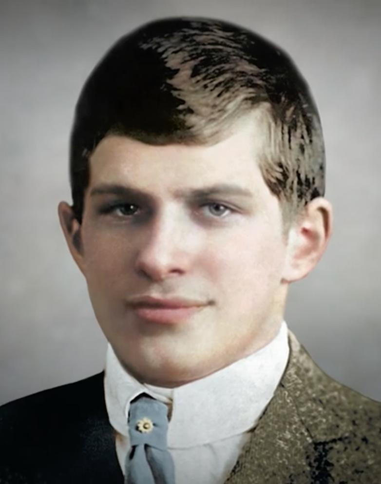 Theo đó, William đọc được báo hàng ngày khi 1,5 tuổi. Sau đó, ông học các thứ tiếng Latin, Hy Lạp, Nga, Pháp, Đức và Do Thái. Ông từng kiểm tra IQ và kết quả là khoảng 250 - 300. Khi 9 tuổi, ông nộp đơn xin vào Đại học Harvard. Dù đỗ bài thi đầu vào nhưng thiên tài này bị nhà trường từ chối với lý do chưa trưởng thành về mặt tâm lý, thể chất.