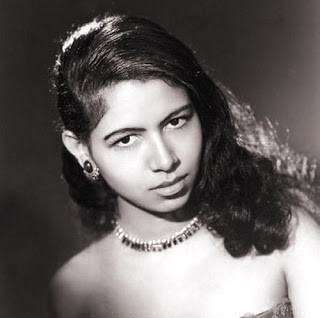 Thêm nữa, bố của Philippa là người da đen trong khi mẹ là người da trắng khiến sự nghiệp âm nhạc của Schuyler đình trệ. Định kiến sắc tộc vào thời điểm đó khá nghiêm trọng nên bà không dám để lộ danh tính thật.