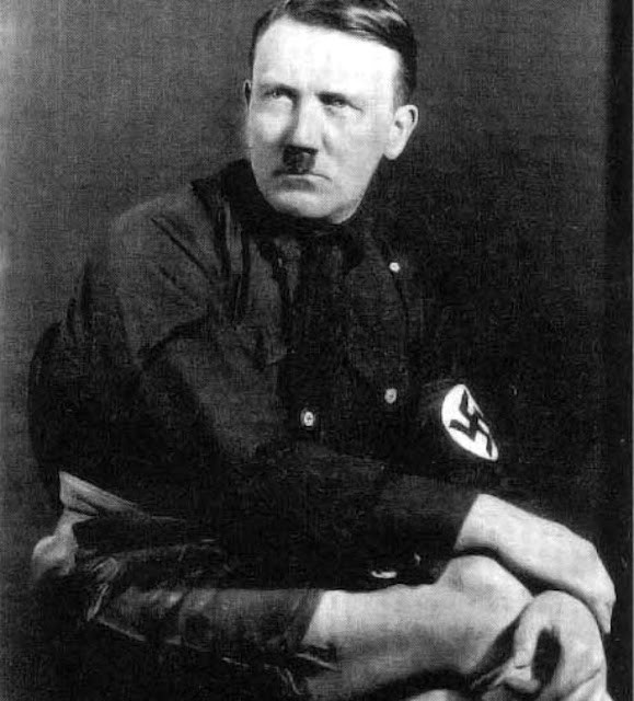Nhiếp ảnh gia cá nhân đã chụp cho Hitler số ảnh này vào cuối những năm 1920.