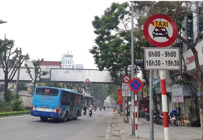 Ha Noi xem xet viec bo bien cam taxi tren nhieu tuyen pho