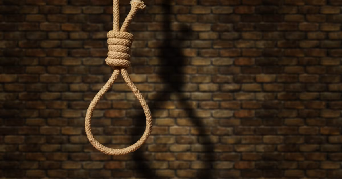 Ông John Lee còn đi khắp nước Anh để kể lại những gì đã trải qua khi 3 lần đối mặt "tử thần". Thậm chí, sự việc hy hữu xảy ra đối với ông còn trở thành chủ đề của một bộ phim câm vào năm 1912.