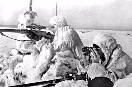 Trong Thế chiến 2, Sidorenko còn huấn luyện hơn 250 người làm lính bắn tỉa cho Hồng quân Liên Xô. Vào năm 1944, ông được nhận danh hiệu uy tín Anh hùng Liên Xô.