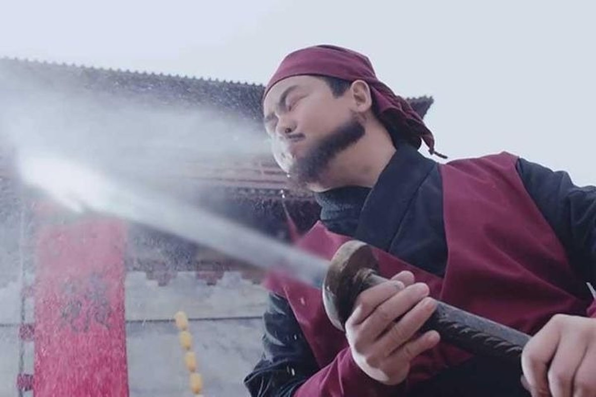 Khi về già, Đặng Hải Sơn sống trong cô độc, bàn bè không ai dám kết giao. Thậm chí, không người phụ nữ nào dám lấy người đàn ông đoạt mạng hàng trăm người về làm chồng.