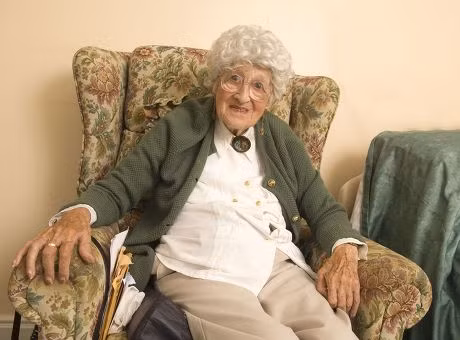 Vì vậy, bà Millvina không muốn xem bộ phim Titanic vì sợ nếu xem tác phẩm điện ảnh này sẽ khiến bà nhớ tới người cha đã phải trải qua những thời khắc cuối cùng trên con tàu xấu số đó.