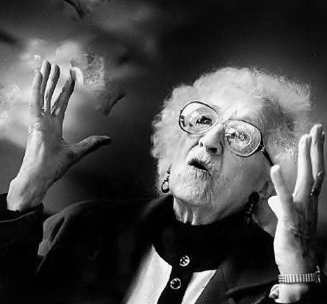 Bà Millvina tâm sự không biết về vụ chìm tàu Titanic cho đến năm 8 tuổi bởi khi thảm kịch xảy ra bà còn quá nhỏ.