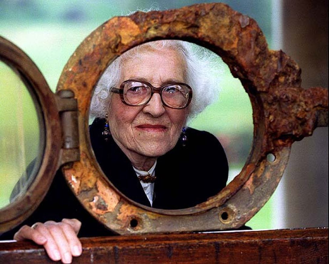 Bà Millvina dành phần lớn thời gian trong đời ở Southampton, Anh. Bà chưa từng kết hôn, không có con cái và qua đời ở một nhà dưỡng lão năm 2009, hưởng thọ 97 tuổi.