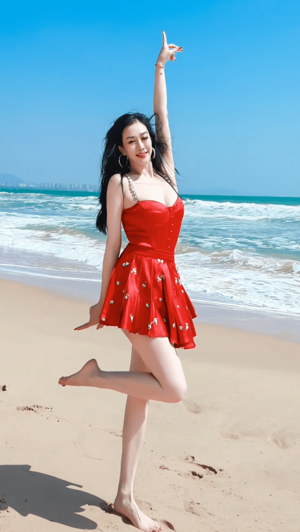 Trước khi trở thành mỹ nhân có ngoại hình gợi cảm, Chung Lệ Đề từng là nạn nhân của miệt thị ngoại hình. Cô bị nhiều người chê bai vóc dáng mập mạp, không cân xứng. Để thay đổi bản thân, mỹ nhân gốc Việt đã tập luyện chăm chỉ.