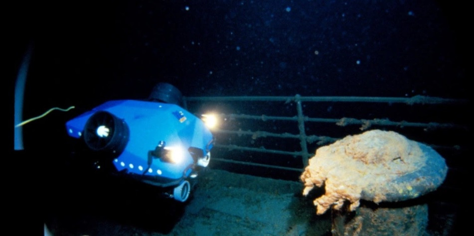 Để quay được những hình ảnh về xác tàu Titanic cũng như các sinh vật biển bơi xung quanh, nhóm nghiên cứu của WHOI đã thực hiện chuyến thám hiểm đầu tiên để quan sát xác tàu.