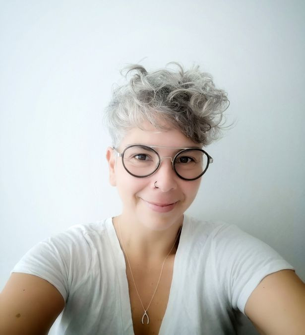 Bà Maria, 51 tuổi lớn lên ở Colombia nhưng hiện sống tại Ramsgate, Kent, Mỹ tuyên bố bị người ngoài hành tinh bắt cóc khi đang ngủ. Sau mỗi lần như vậy, bà tỉnh dậy với nhiều vết bầm tím trên cơ thể.