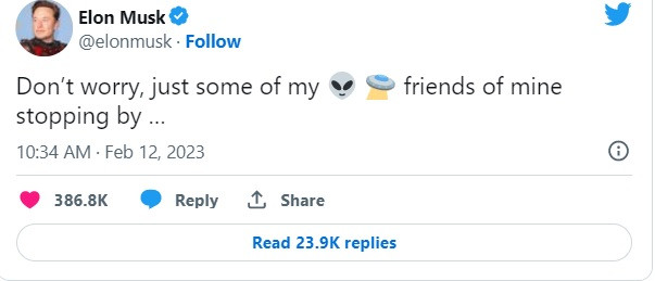 "Đừng lo lắng. Chỉ là một số người bạn ngoài hành tinh của tôi ghé qua…", CEO SpaceX viết trên trang Twitter cá nhân.