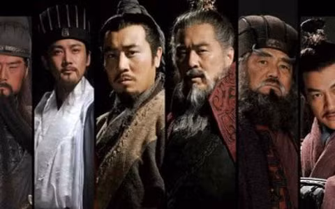 Sau khi học hành thành tài, Vương Doãn ra làm quan dưới thời nhà Hán. Ban đầu, ông giữ chức quan nhỏ trong quận Tinh Châu trước khi được làm Thị Ngự Sử.