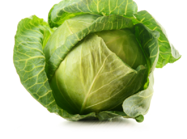 11. Có thể giúp cải thiện thị lực: Bắp cải chứa beta-carotene tốt cho thị lực của bạn. Uống nước ép bắp cải thường xuyên có thể giúp ngăn ngừa thoái hóa điểm vàng và do đó, cải thiện sức khỏe đôi mắt của bạn. Ảnh: HFR.