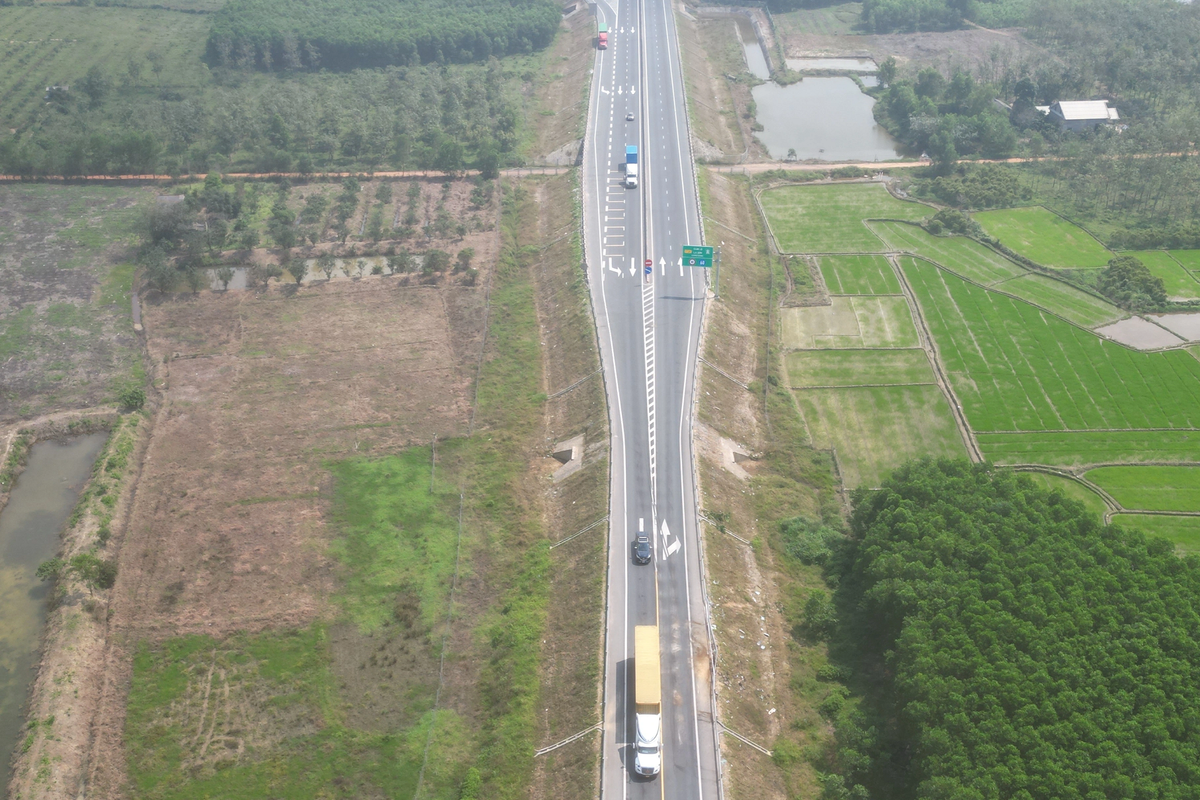 Chi dao, dieu hanh noi bat cua Chinh phu tuan qua