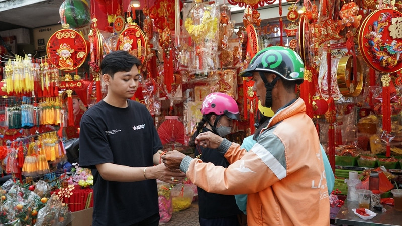 Những mặt hàng tại đây đều đa dạng về mẫu mã và chủng loại.