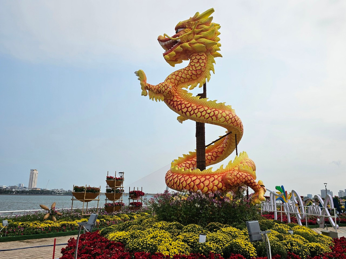 Bên cạnh đó là một linh vật rồng Đà Nẵng không kém phần độc đáo khác.