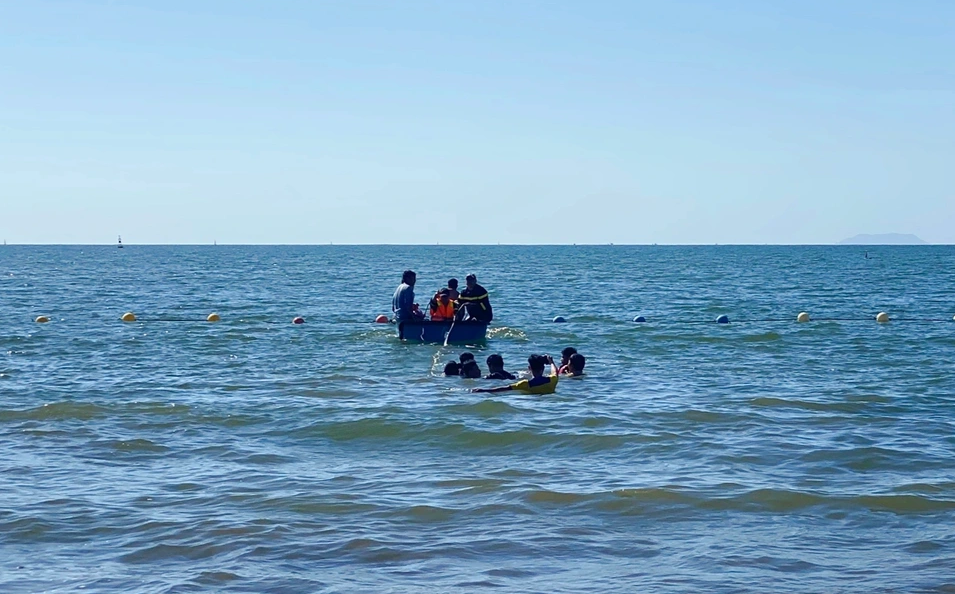 Hiện lực lượng chức năng đang theo dõi quá trình phục hồi của cá nhà táng trên.