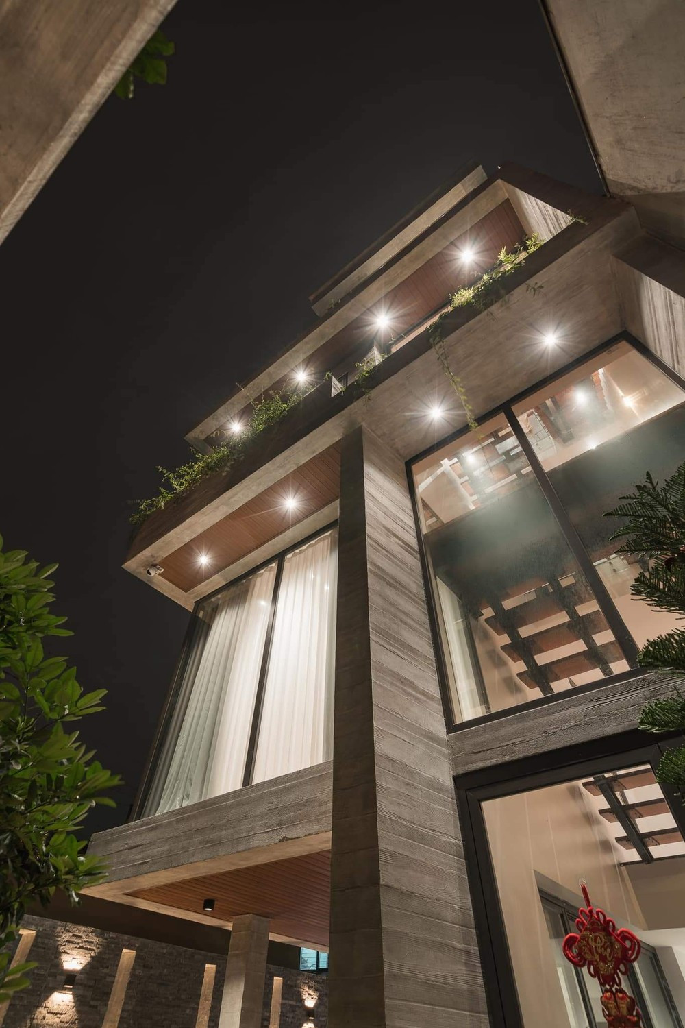 Hệ thống đèn giúp khối hình được rõ nét