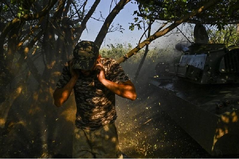 Khi xác định quy mô hỗ trợ quân sự cho năm 2025, NATO tập trung vào khả năng của Quân đội Ukraine trong việc nắm giữ lãnh thổ có ý nghĩa chiến lược, cũng như khả năng đẩy lùi các cuộc tấn công của kẻ thù vượt trội về số lượng và kỹ thuật so với lực lượng Ukraine. Ảnh: Reuters.