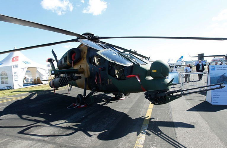 T-129 có trần bay 6.096 m, tầm bay 1.000 km, vận tốc leo cao 14 m/s.