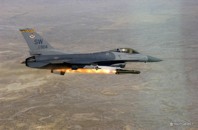 AGM-65 từng phục vụ trong chiến tranh Việt Nam, Yom Kippur, Iran-Iraq, chiến tranh Vùng Vịnh và mới đây nhất là tại Syria và Iraq trong cuộc chiến chống khủng bố IS.