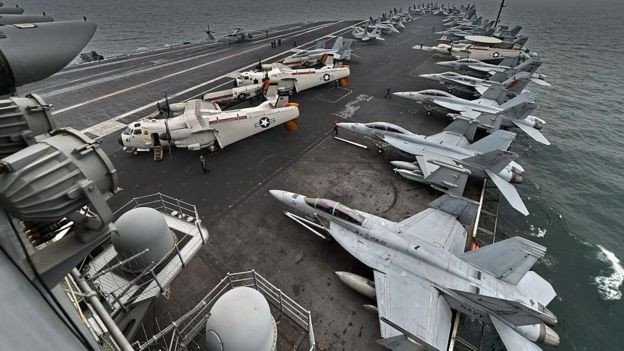 Trong bối cảnh như vậy, Việt Nam vẫn là điểm sáng trong khu vực và trên thế giới, khi chúng ta khẳng định vị thế Việt Nam là một quốc gia ổn định về chính trị, kinh tế phát triển, tích cực tham gia giải quyết các vấn đề quốc tế như biến đổi khí hậu, nghèo đói, dịch bệnh hay gìn giữ hòa bình quốc tế.