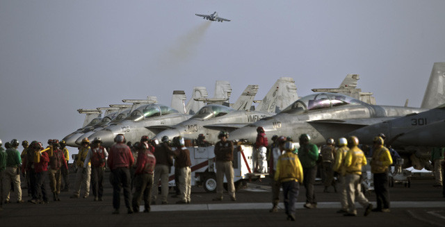 Chuyến thăm của tàu sân bay Mỹ tới Việt Nam cũng đồng thời gửi đi những thông điệp, Việt Nam là bạn và là đối tác tin cậy, là thành viên có trách nhiệm trong cộng đồng quốc tế, phấn đấu vì hòa bình, độc lập và phát triển.