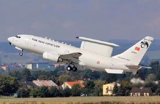 Theo thông tin mới nhất được tiết lộ bởi phía Thổ Nhĩ Kỳ, không quân nước này đã sử dụng máy bay cảnh báo sớm E-737 và máy bay chiến đấu F-16 trong trận chiến đấu trên không. Dưới sự chỉ huy của E-737, máy bay chiến đấu F-16 đã phóng tên lửa không đối không AIM-120C để bắn hạ máy bay ném bom Su-24 của Quân đội Syria.