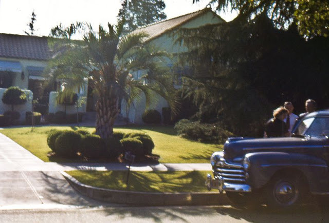 Tư gia của một gia đình ở bang California hồi cuối thập niên 1940.