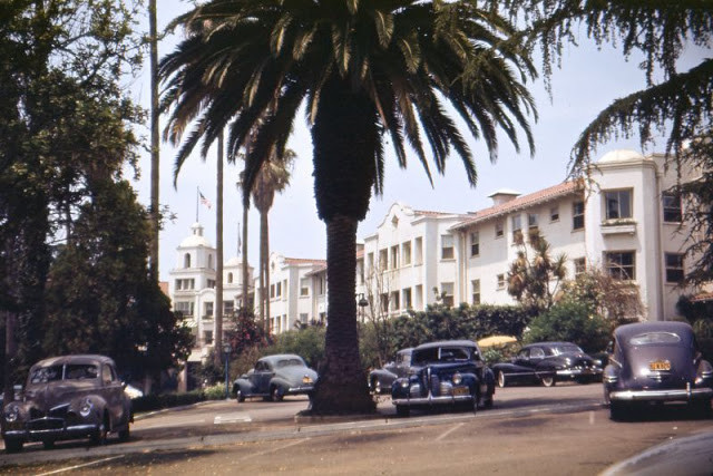 Khách sạn Beverly Hills.