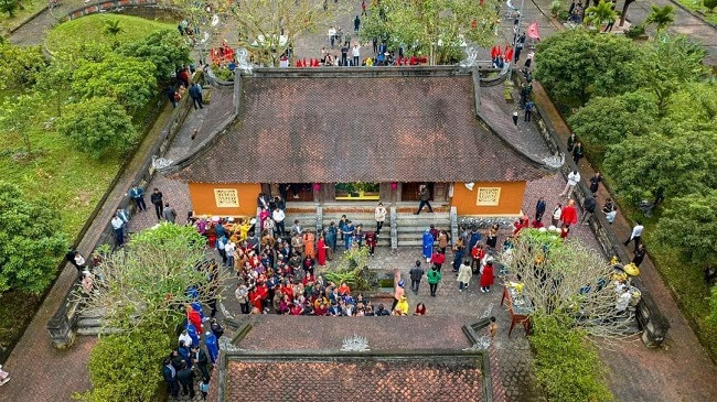 Với những đóng góp to lớn cho dân tộc, sau khi Lê Hữu Trác mất, hằng năm, vào dịp ngày giỗ của ông, người dân Hương Sơn tề tựu dâng hương, hoa làm lễ tế bày tỏ lòng biết ơn đối với ân đức của vị danh y. Về sau, người dân cũng tổ chức nhiều hoạt động hội với các trò chơi dân gian nhằm tạo không khí sôi nổi, vui chơi trong dịp đầu xuân