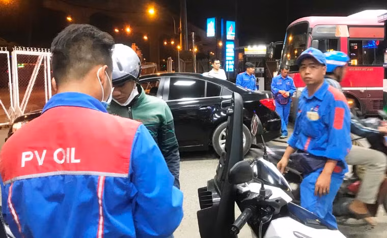 Theo Tiến sĩ Phạm Hữu Tuyến - Viện Cơ khí động lực, Đại học Bách Khoa Hà Nội): "Chúng tôi đã thực hiện những nghiên cứu đánh giá về sự ảnh hưởng của xăng E5 so với xăng khoáng, bên cạnh việc cải thiện được tính năng kỹ thuật của động cơ, cũng như cải thiện được chất lượng khí thải, xăng E5 hoàn toàn tương đương tác động của xăng khoáng khi sử dụng trên phương tiện".