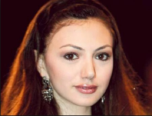 Nữ diễn viên người Lebanon Gabrielle Bou Rached từng giành giải nhất trong cuộc thi Miss Lebanon năm 2005. Không chỉ sở hữu ngoại hình quyến rũ giống búp bê Barbie, Gabrielle còn là một cô gái có học vấn cao: Cô có bằng Thạc sĩ và có thể nói 4 ngoại ngữ khác nhau bao gồm tiếng Anh, Pháp, Tây Ban Nha và Ả-rập. Ảnh: Gulf News.