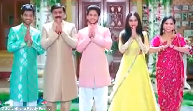 Hinh anh dam cuoi xa hoa cua con nha giau An Do-Hinh-7