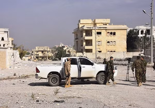 Quan doi Syria giai phong quan Dahiyet al-Assad o tay Aleppo-Hinh-6