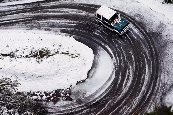 Hiện tượng tuyết rơi dày cũng xuất hiện ở dãy núi Pyrenees thuộc Châu Âu và dự báo kéo dài trong những ngày tới. Ảnh: AJ.