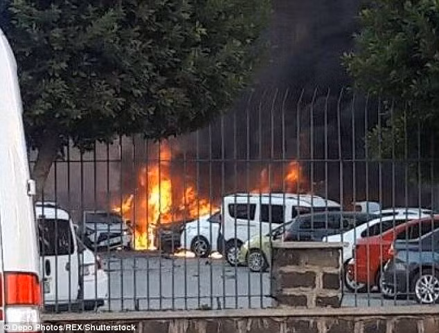 Hien truong danh bom van phong thi truong o Tho Nhi Ky