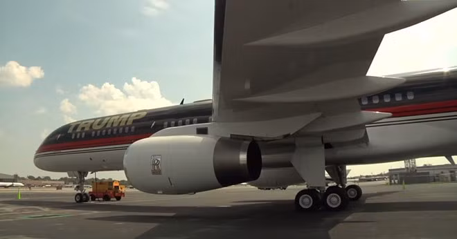 'Trump Force One' được trang bị cặp động cơ phản lực Rolls-Royce RB211. Dù không phải được đánh giá cao về độ tiết kiệm nhiên liệu nhưng loại động cơ này lại được các phi công yêu thích nhờ tốc độ và sức mạnh với khả năng bay liền 16 tiếng, với tốc độ 800 km/h.