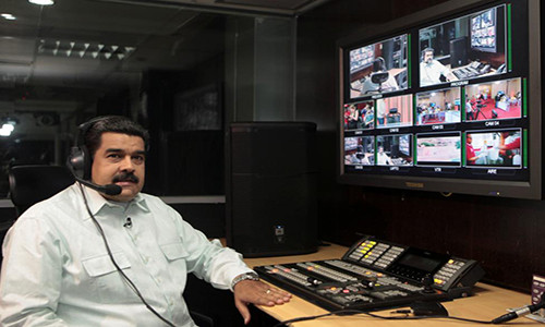 Tổng thống Nicolas Maduro chuẩn bị cho buổi phát thanh riêng ngày 31/5/2016.