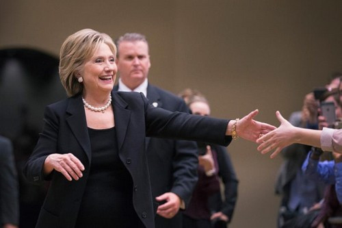 Bà Clinton từng là thành viên Đảng Cộng hòa trước khi chuyển sang Đảng Dân chủ vào năm 1968.