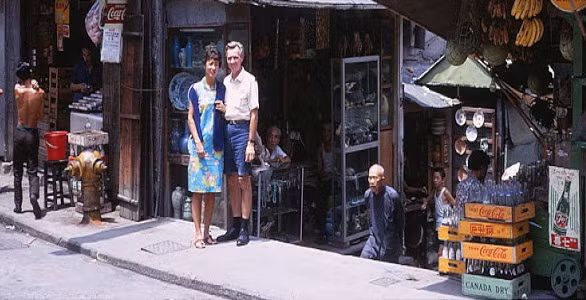 Nhiều cửa hàng san sát nhau trên con phố Ladder. Ảnh chụp hồi năm 1967.